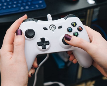 How to connect Xbox One controller to PC (Wired/Wireless)